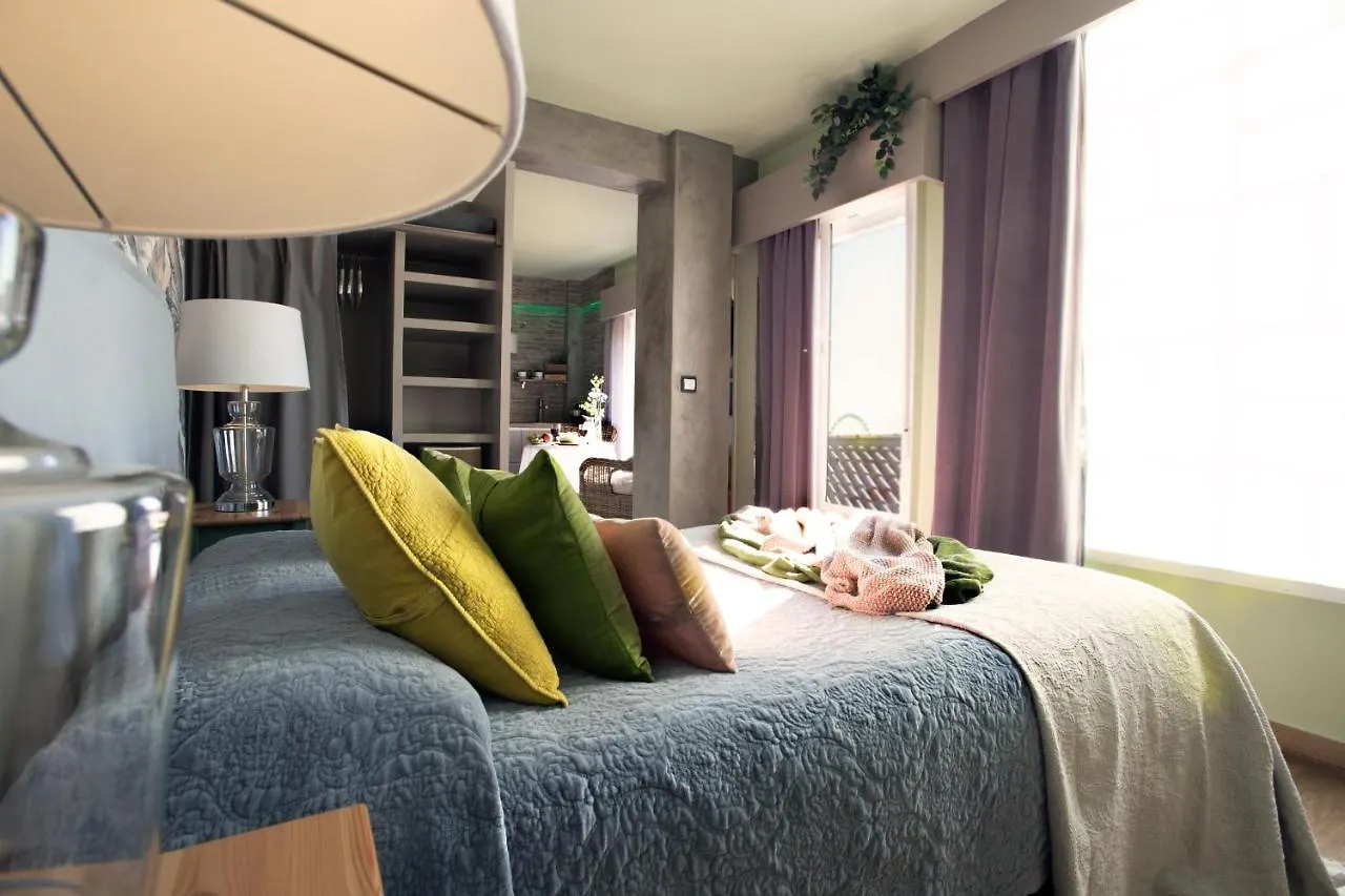 Estudios En Ciudad Malaga Apartment